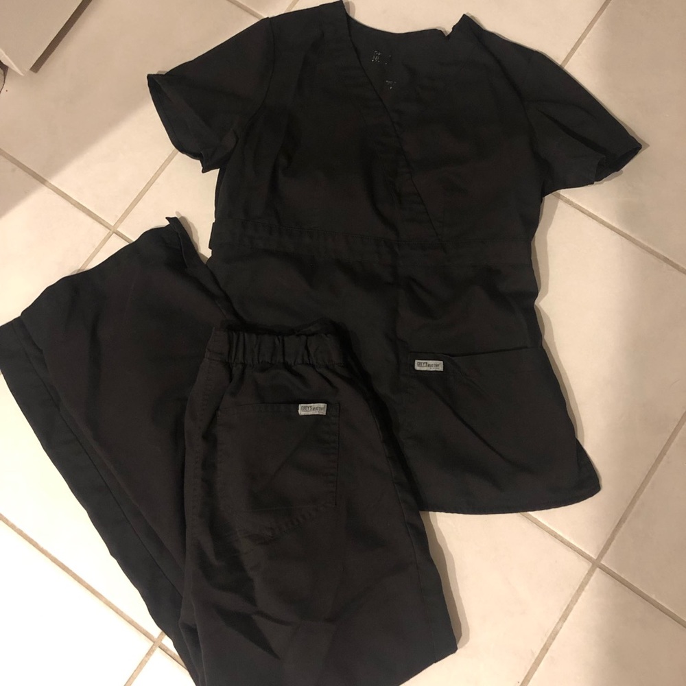 Greys Anatomy black scrubs